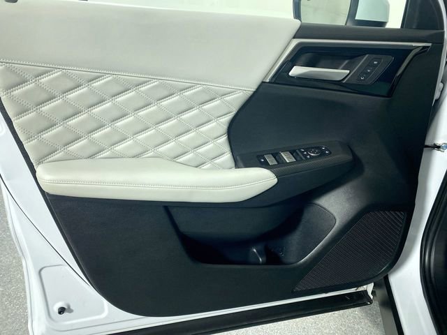 Used 2023 Mitsubishi Outlander SEL image 19