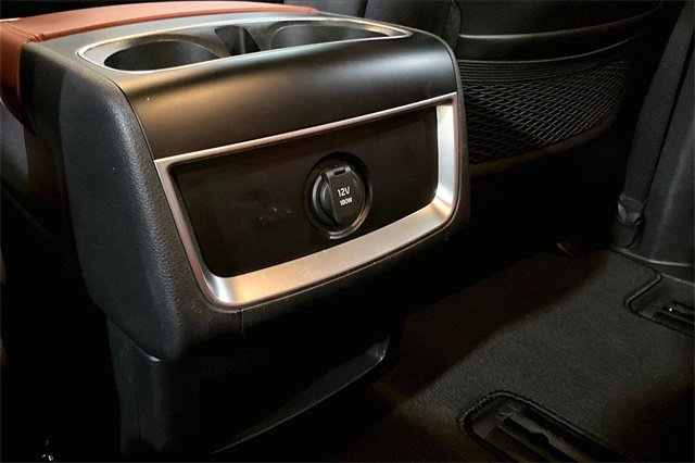 Used 2025 Kia Carnival EX image 27