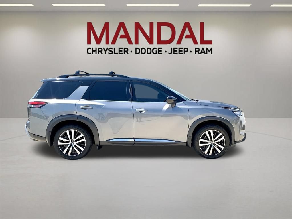 Used 2023 Nissan Pathfinder Platinum w/ Cargo Package FWD image 4
