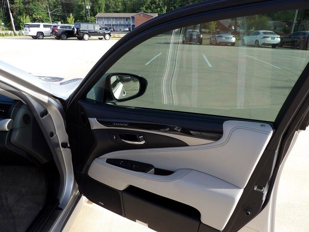 Used 2014 Lexus LS 460 Luxury w/ Comfort Package image 31