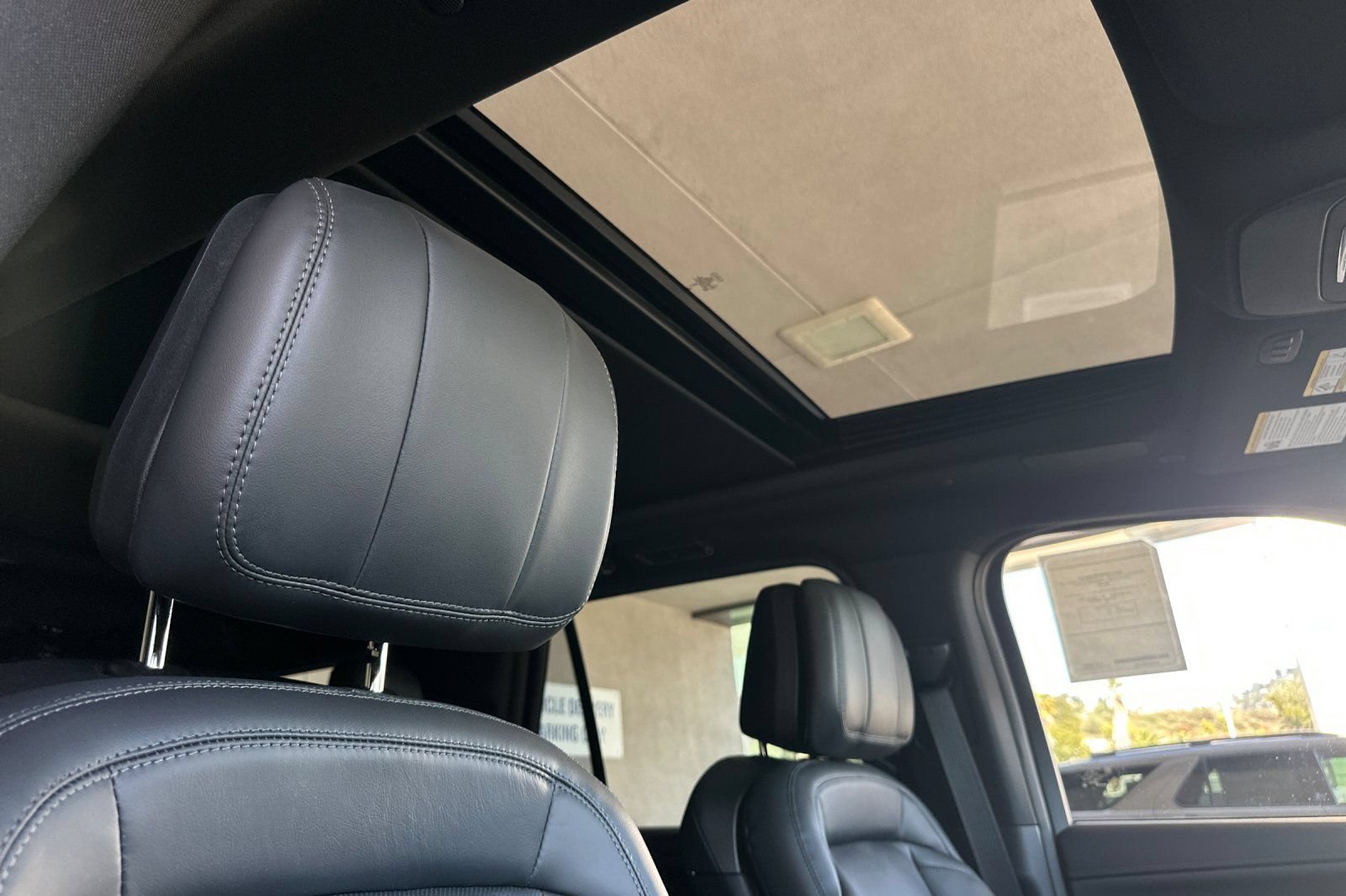 New 2026 Lincoln Navigator L Reserve w/ Jet Appearance Package AWD/4WD image 17