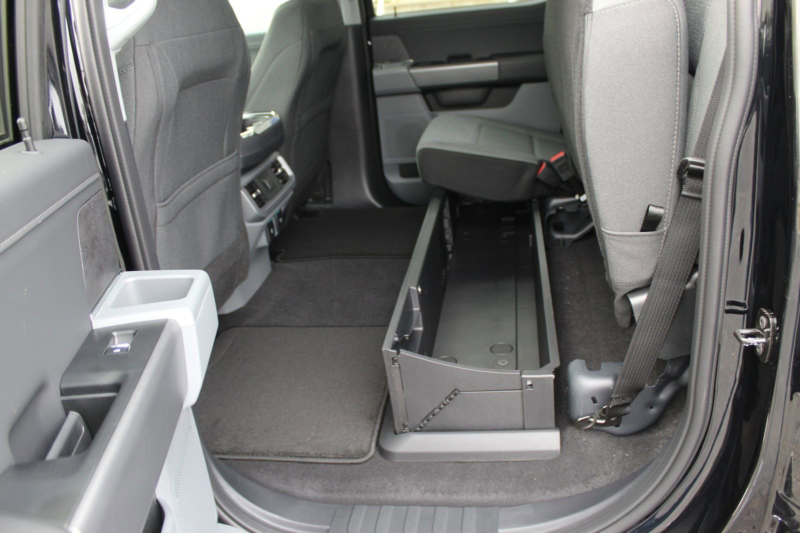 New 2025 Ford F150 XLT w/ Equipment Group 302A MID image 23