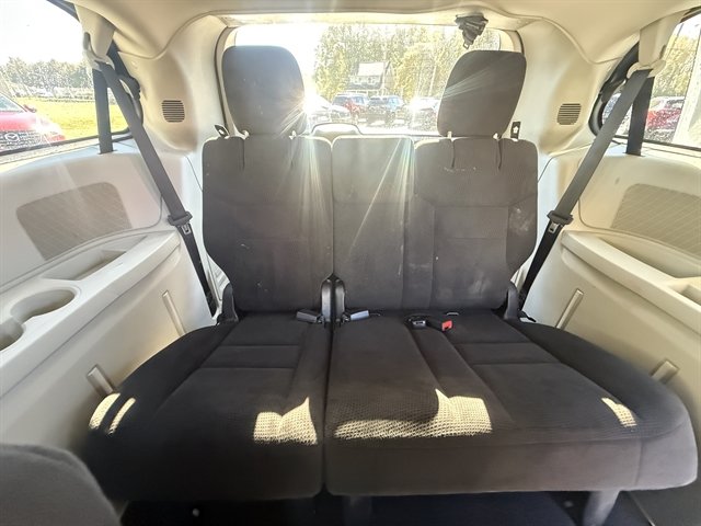 Used 2016 Dodge Grand Caravan SE w/ Quick Order Package 29E SE FWD image 19