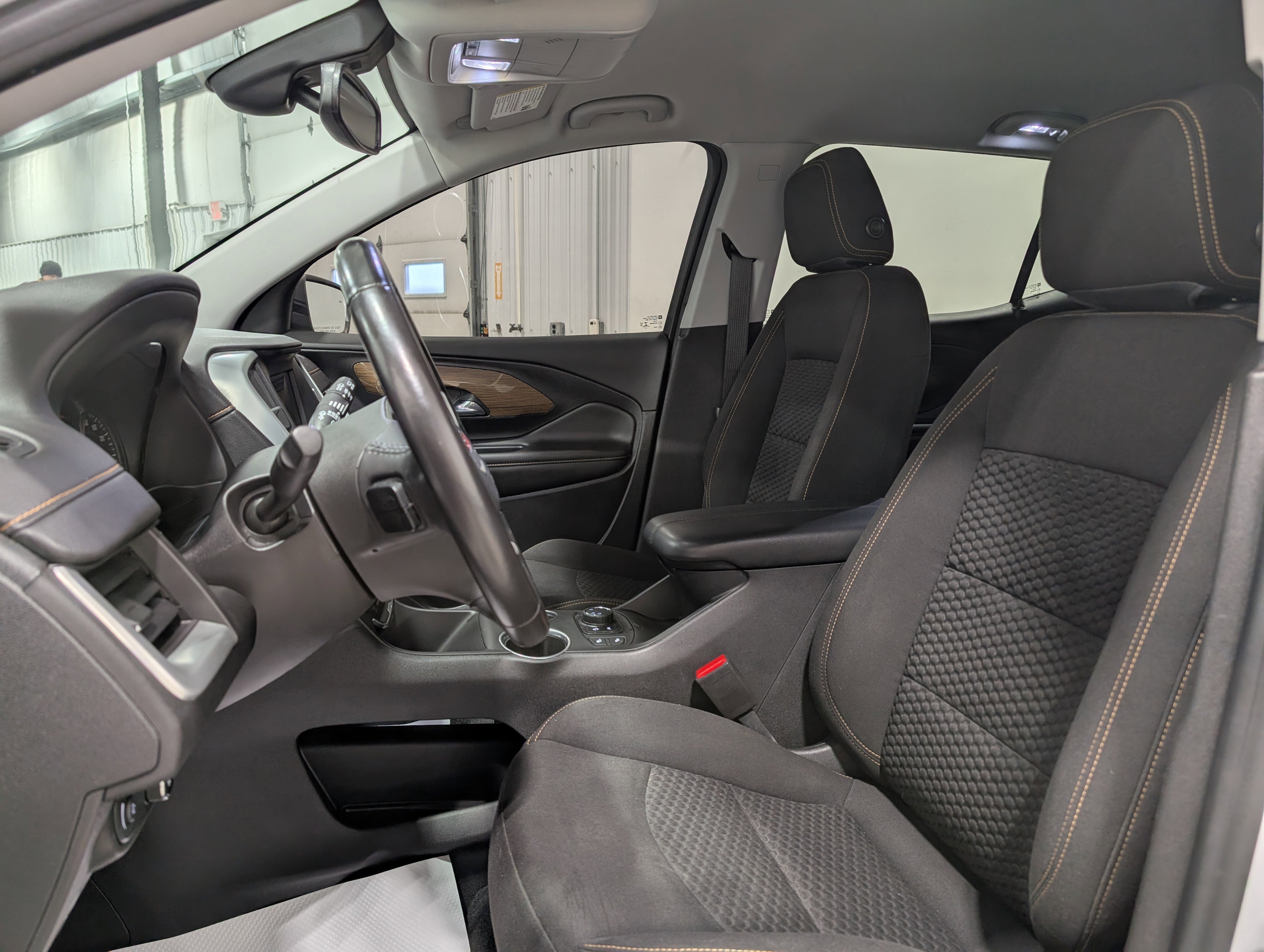 Used 2020 GMC Terrain SLE w/ Driver Convenience Package image 14