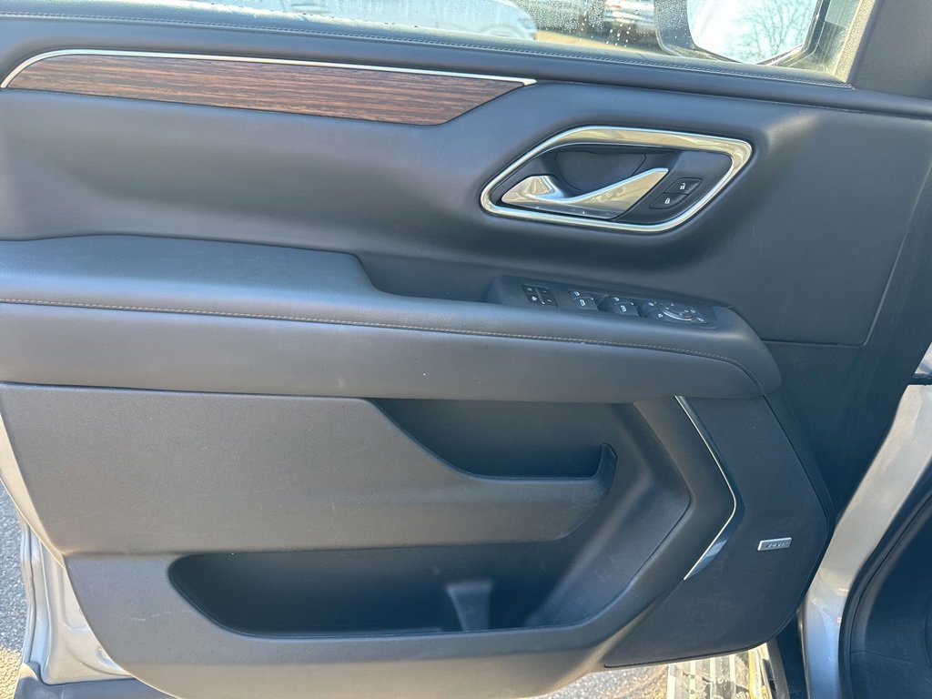 Used 2024 Chevrolet Suburban High Country image 17
