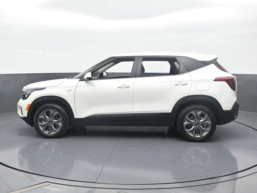 Used 2024 Kia Seltos LX image 3