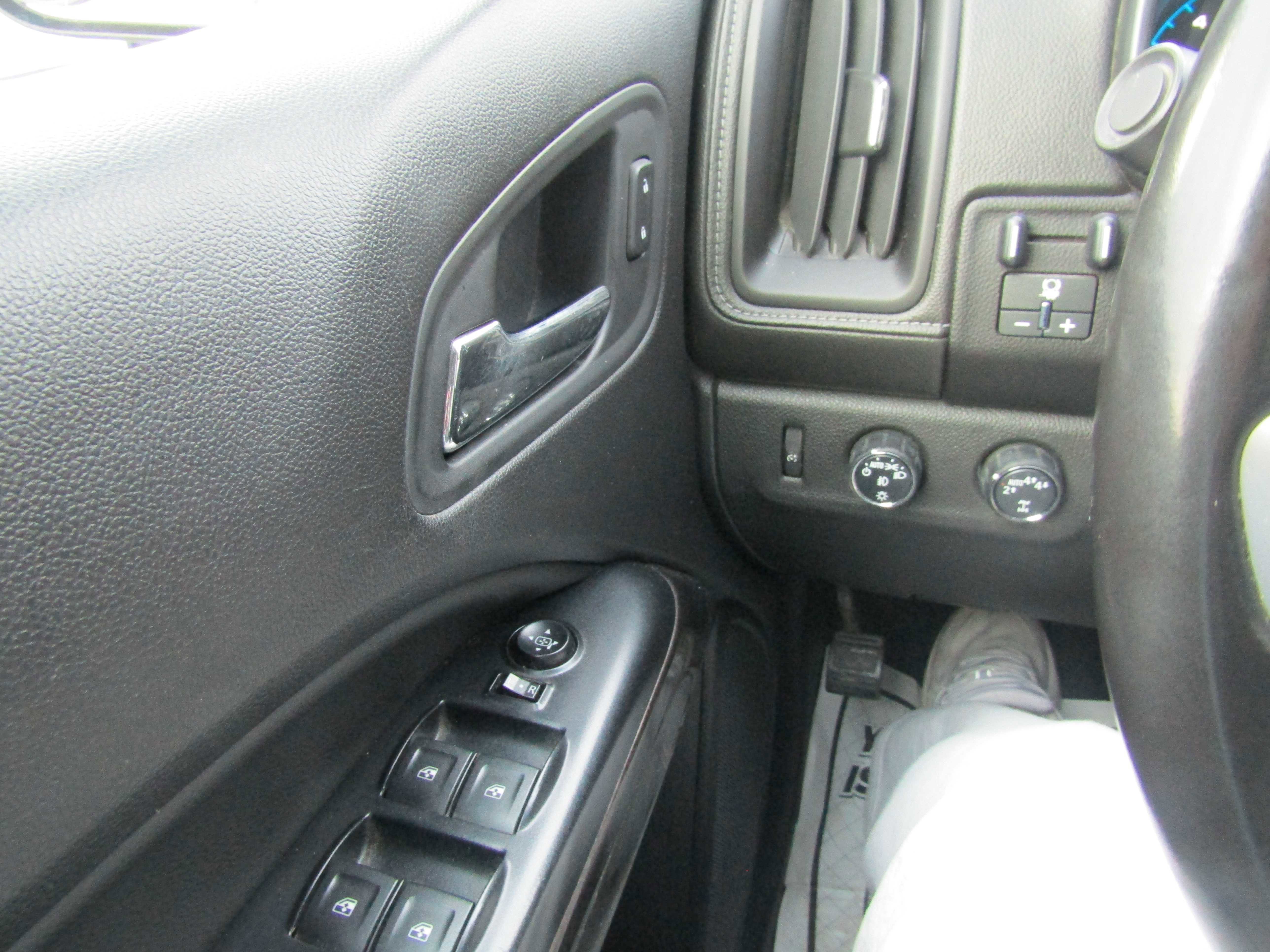 Used 2017 GMC Canyon SLE image 23