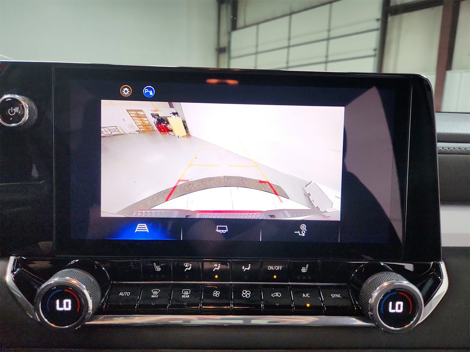 Used 2024 Chevrolet Colorado LT w/ LT Convenience Package II image 28