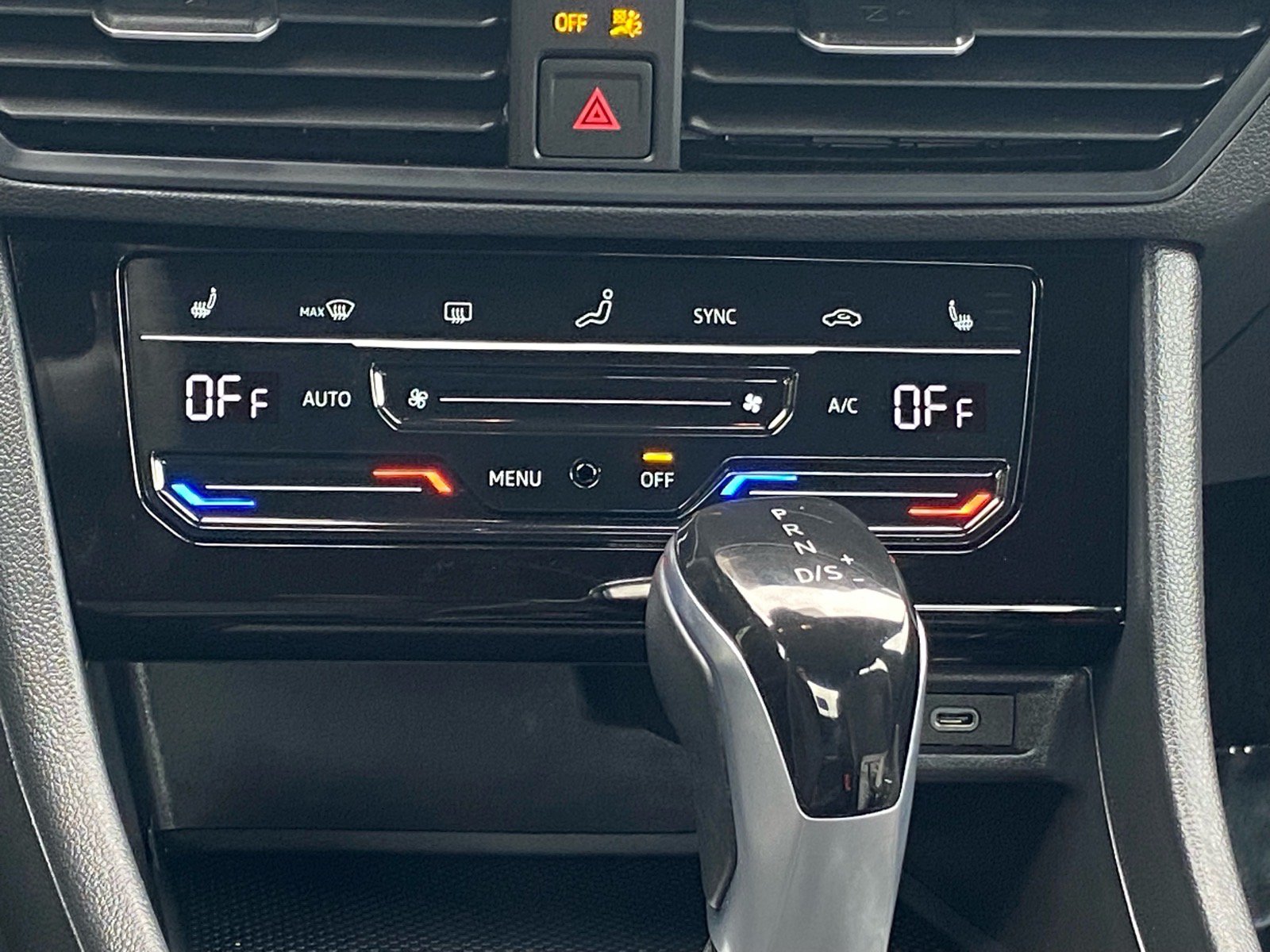 Certified 2025 Volkswagen Jetta Sport FWD image 9