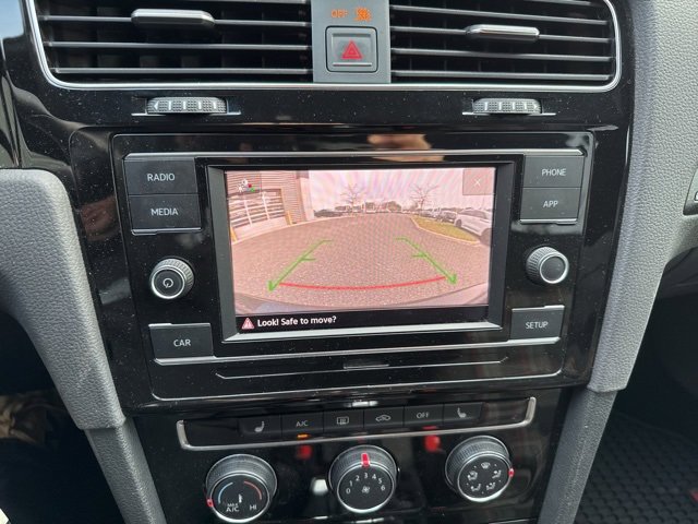 Used 2018 Volkswagen Golf 4-Door image 11