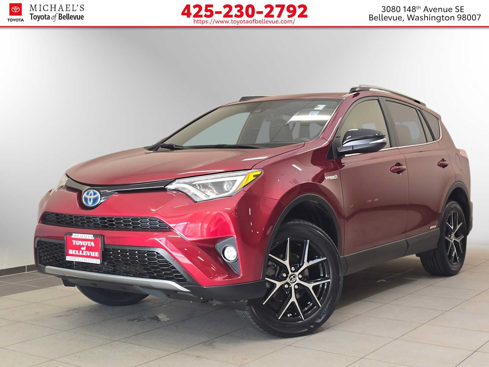 Used 2018 Toyota RAV4 SE AWD/4WD image 1