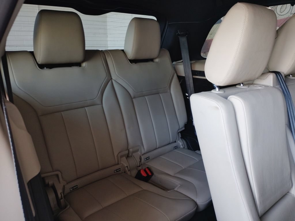 Used 2019 Land Rover Discovery HSE AWD/4WD image 21