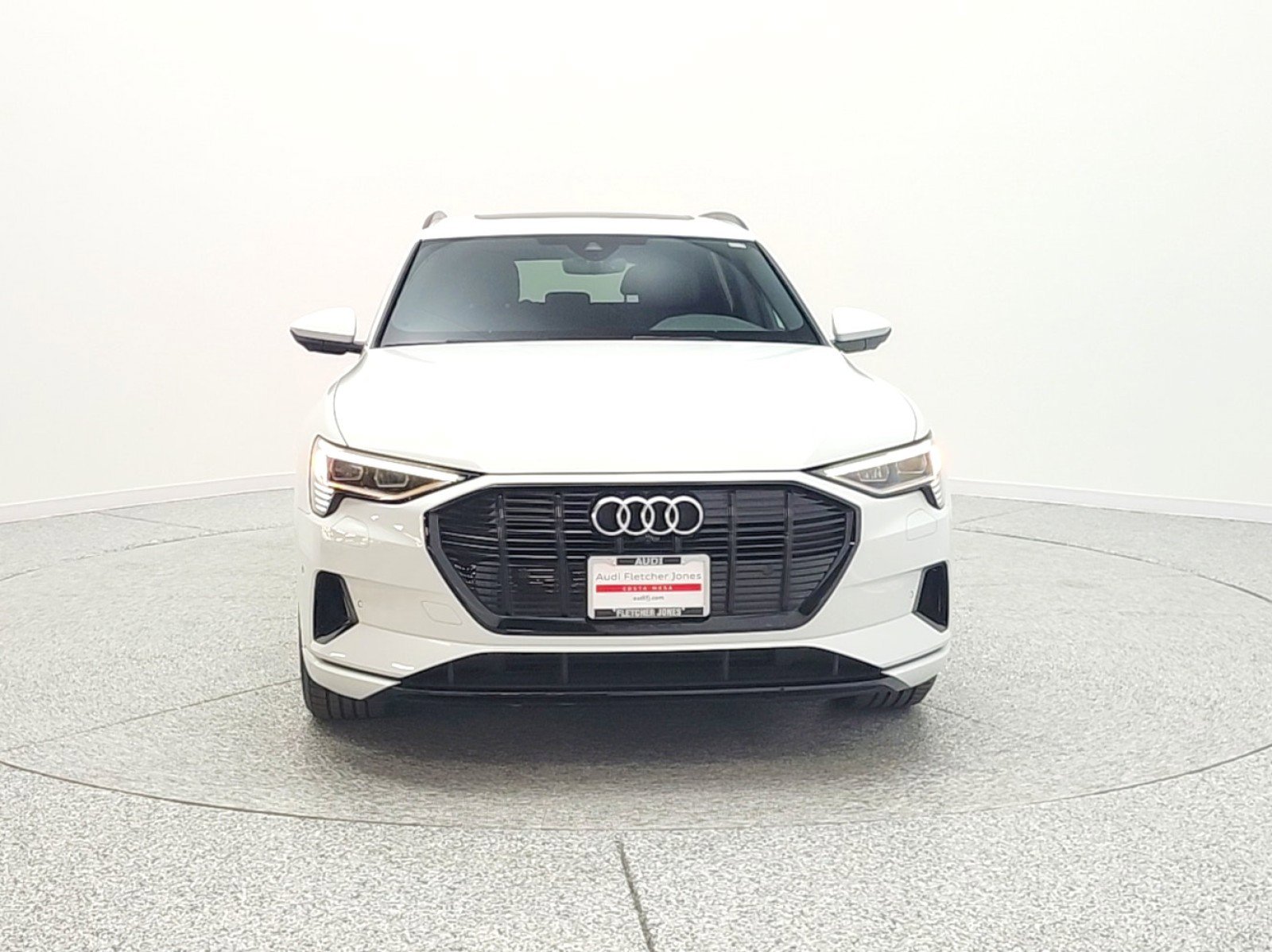 Used 2023 Audi e-tron Premium w/ Convenience Plus Package image 2