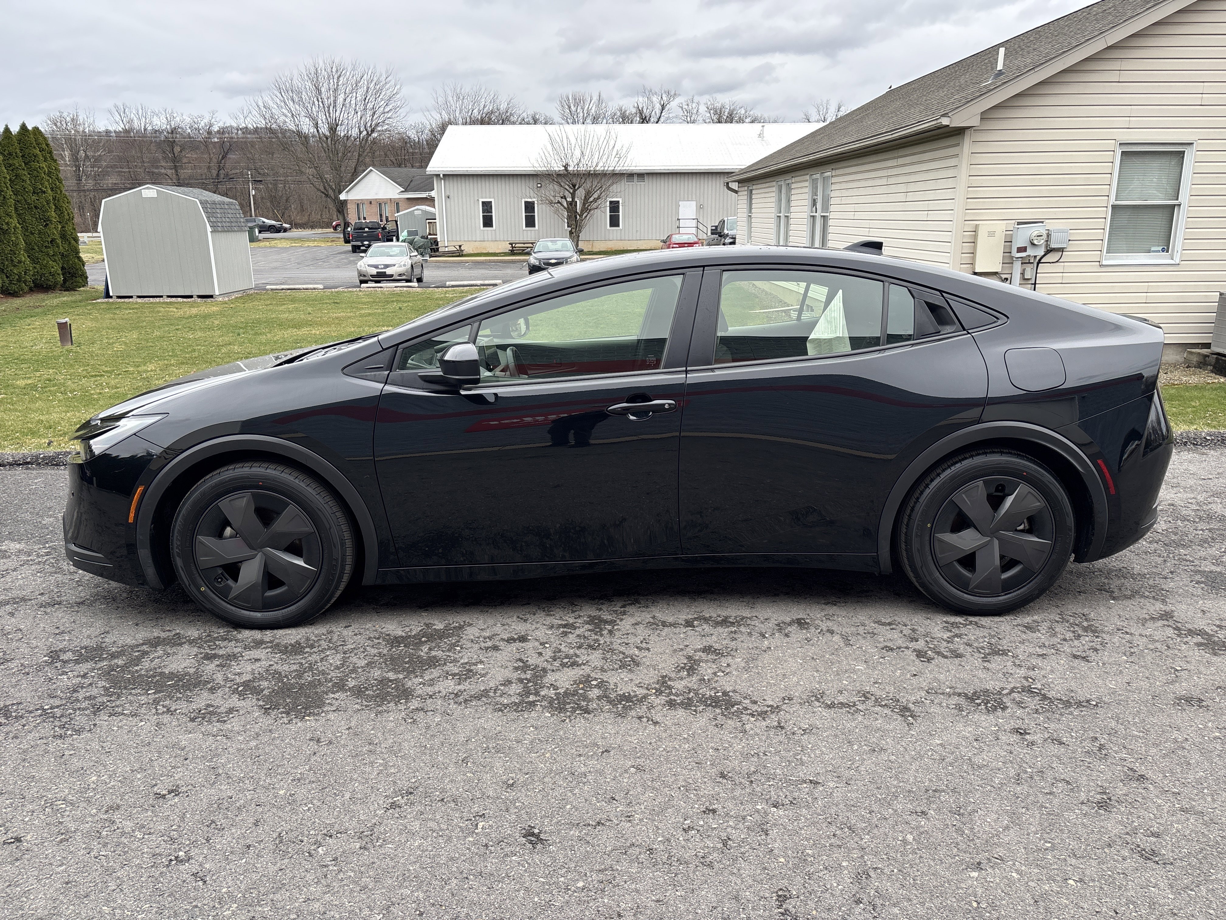 Used 2024 Toyota Prius LE image 7