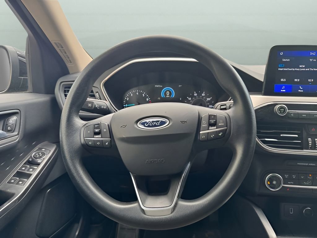 Used 2020 Ford Escape SE image 13