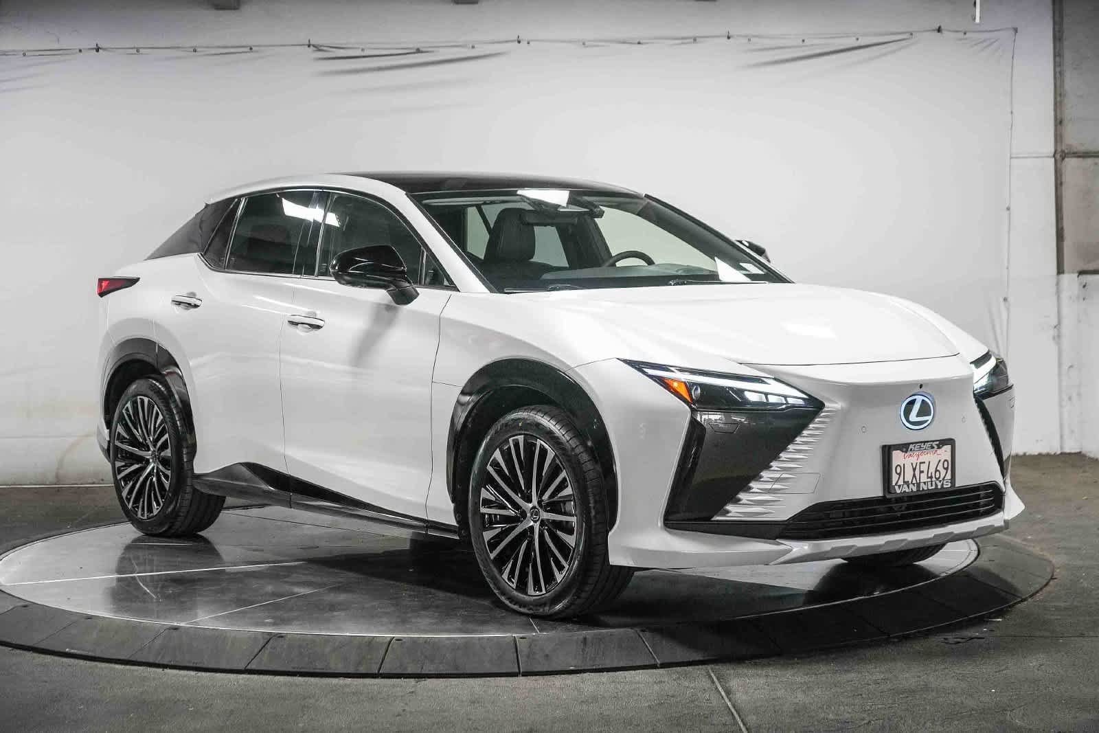 Used 2023 Lexus RZ 450e Premium w/ Technology Package AWD/4WD image 7