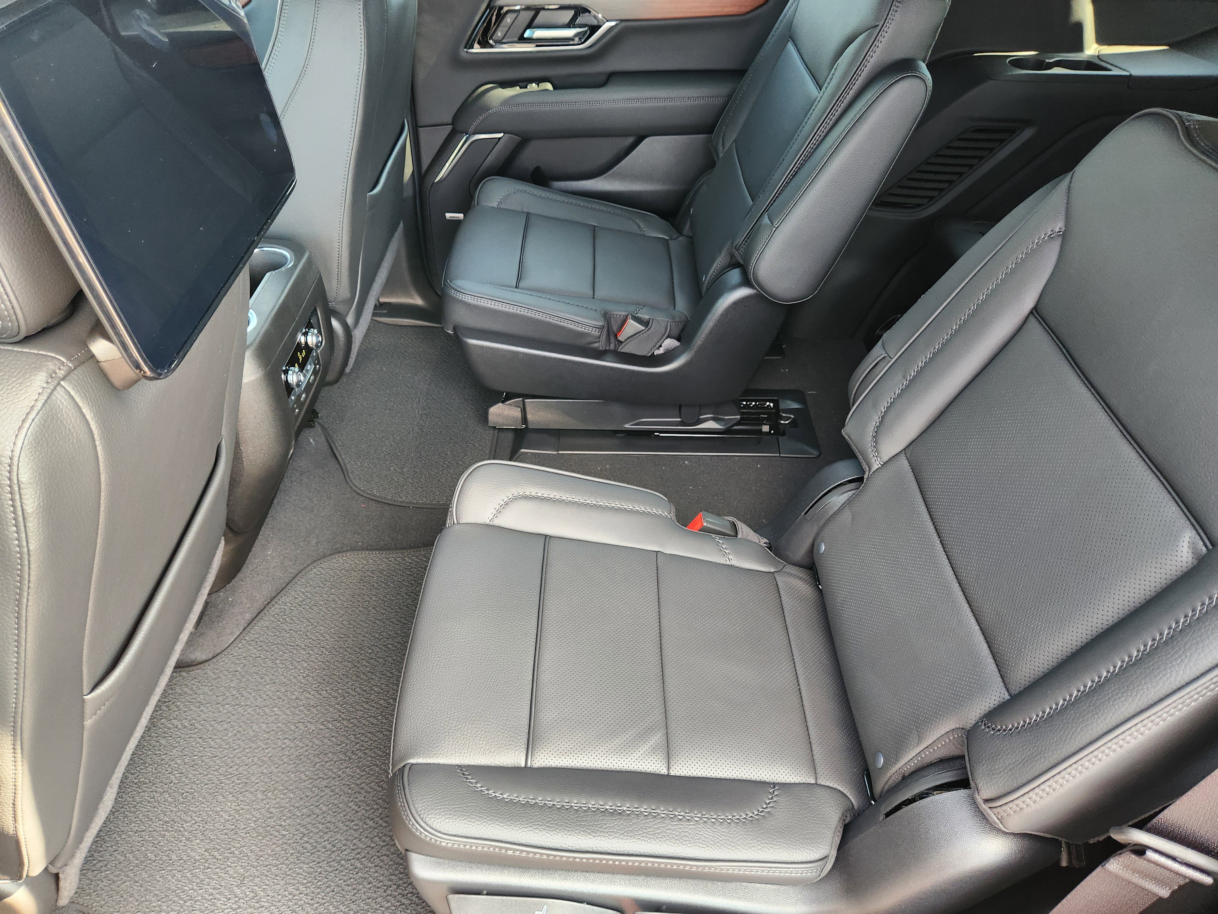 New 2026 GMC Yukon Denali w/ Denali Reserve Package image 22