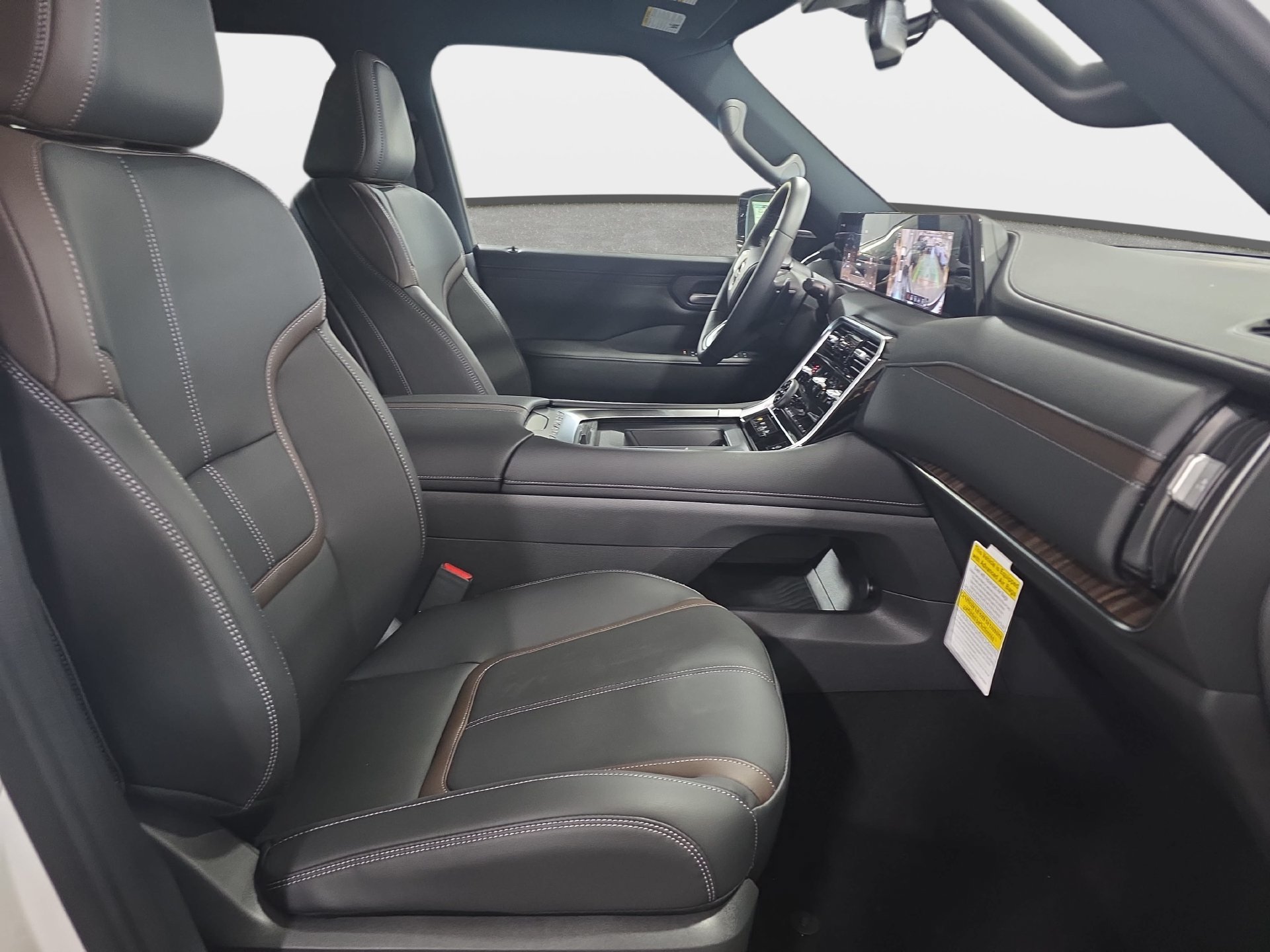 New 2026 Nissan Armada SL w/ Captain's Chari Seat Package AWD/4WD image 10