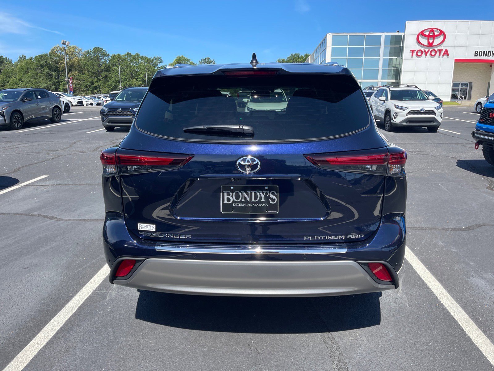 New 2026 Toyota Highlander Platinum AWD/4WD image 13