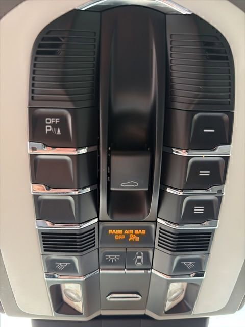 Used 2014 Porsche Panamera S RWD image 17