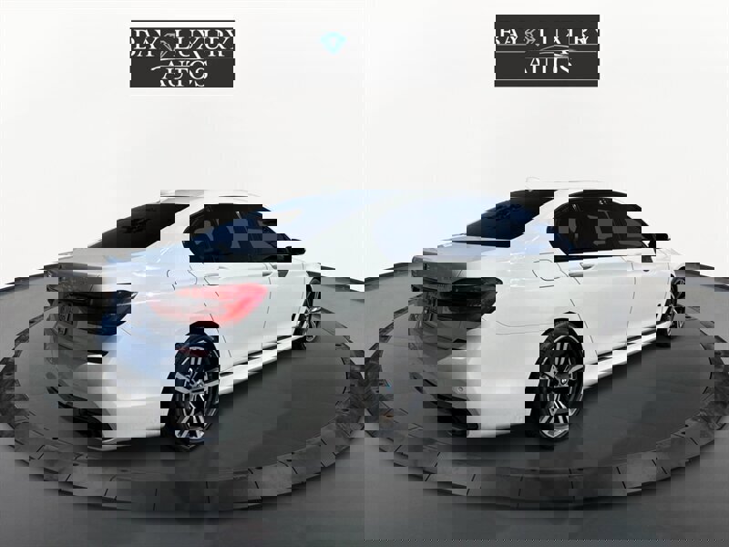 Used 2019 BMW 740i w/ M Sport Package image 6