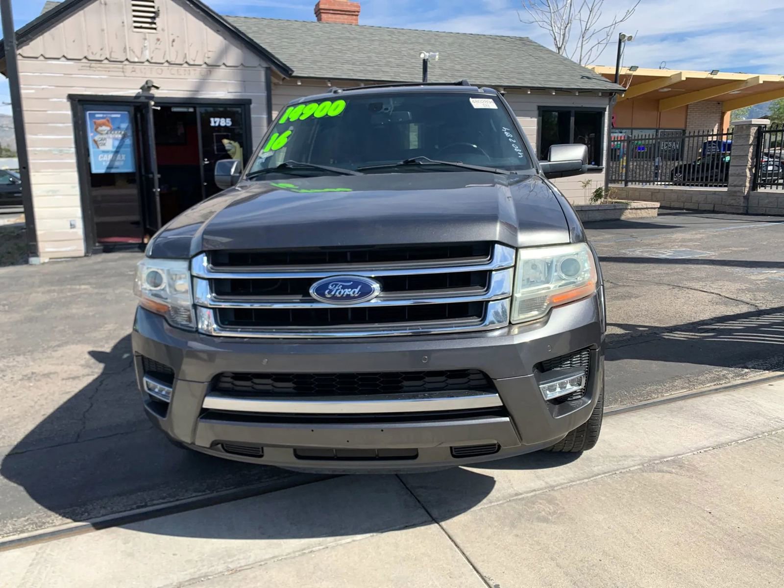 Used 2016 Ford Expedition Limited w/ Equipment Group 301A RWD image 4