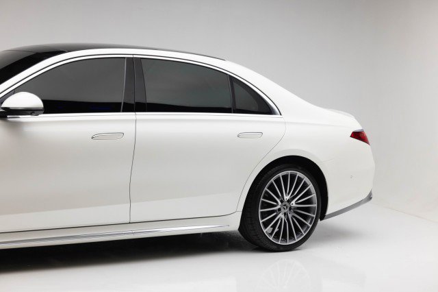 Used 2022 Mercedes-Benz S 500 4MATIC w/ AMG Line Package image 39