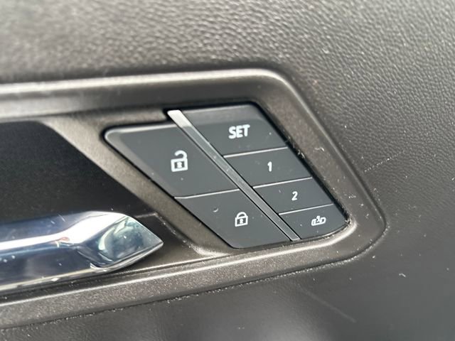 Used 2024 GMC Canyon Denali image 16