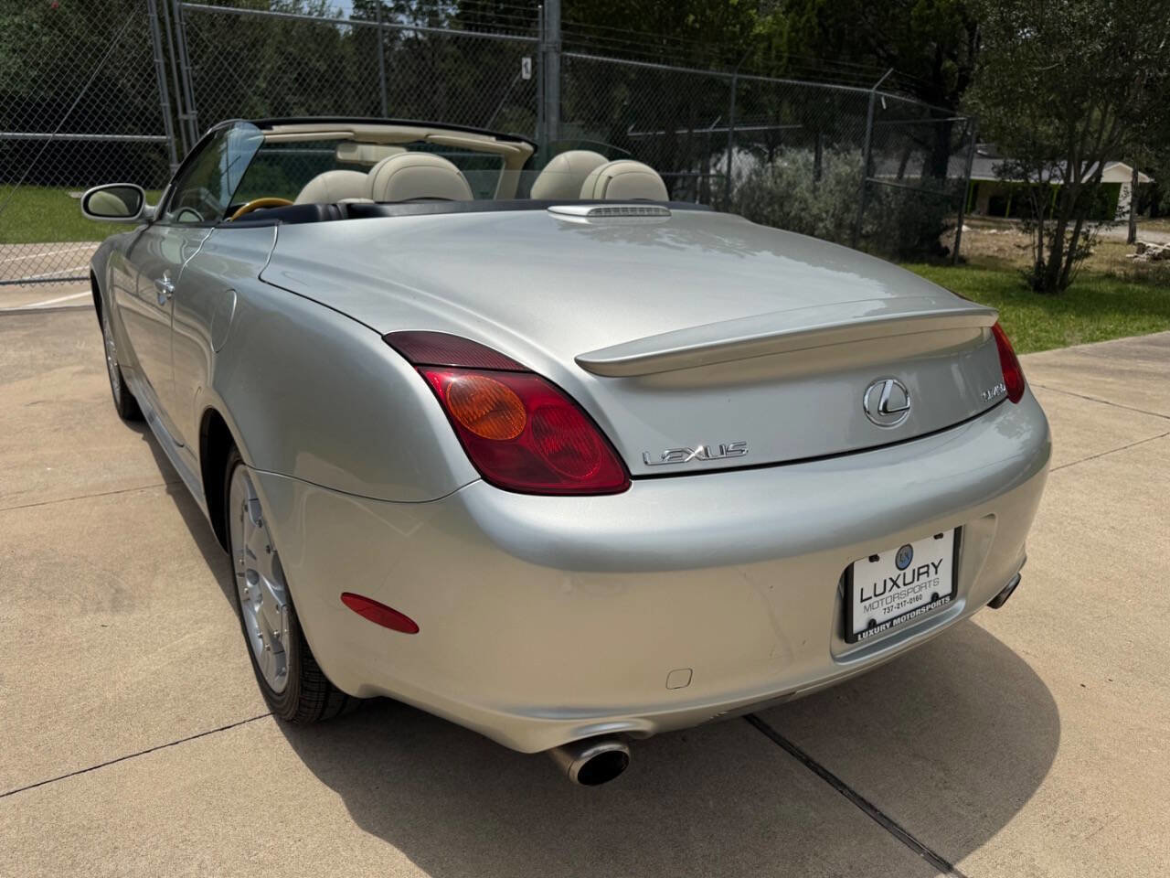 Used 2005 Lexus SC 430 Convertible RWD image 8