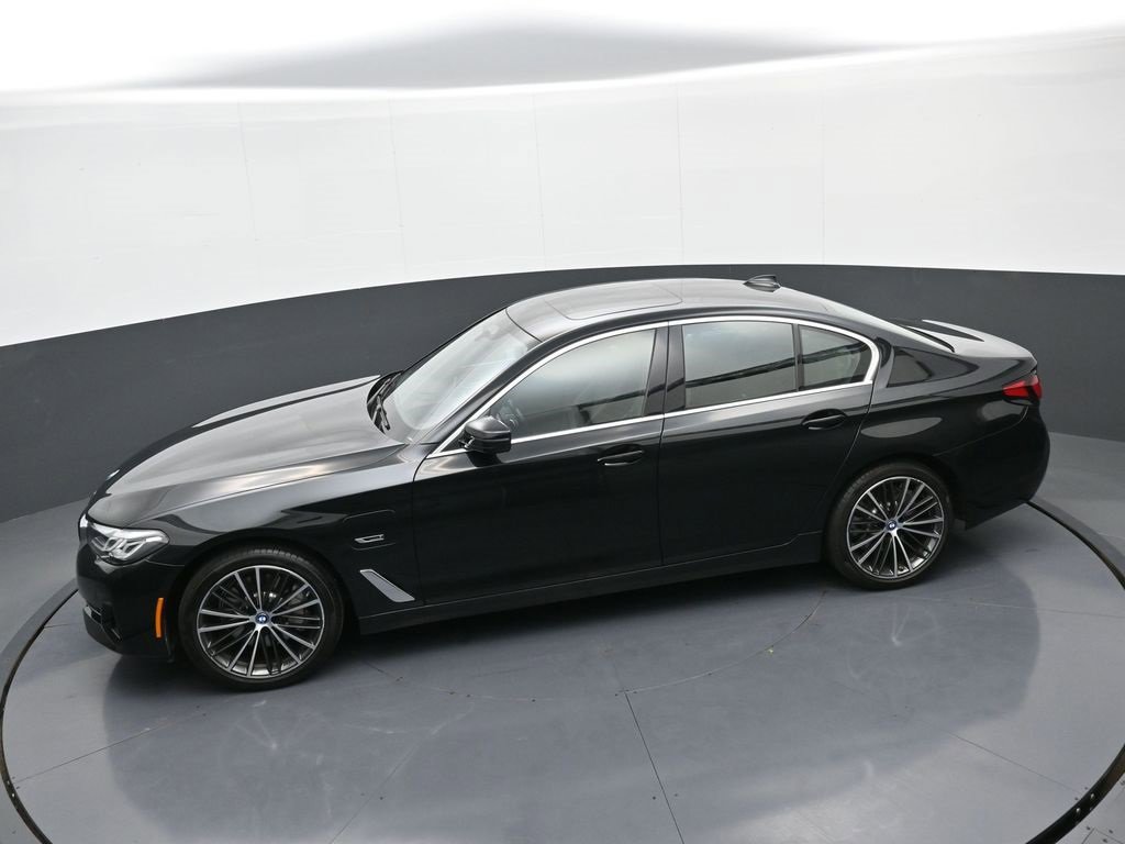 Used 2023 BMW 530e xDrive w/ Executive Package image 33