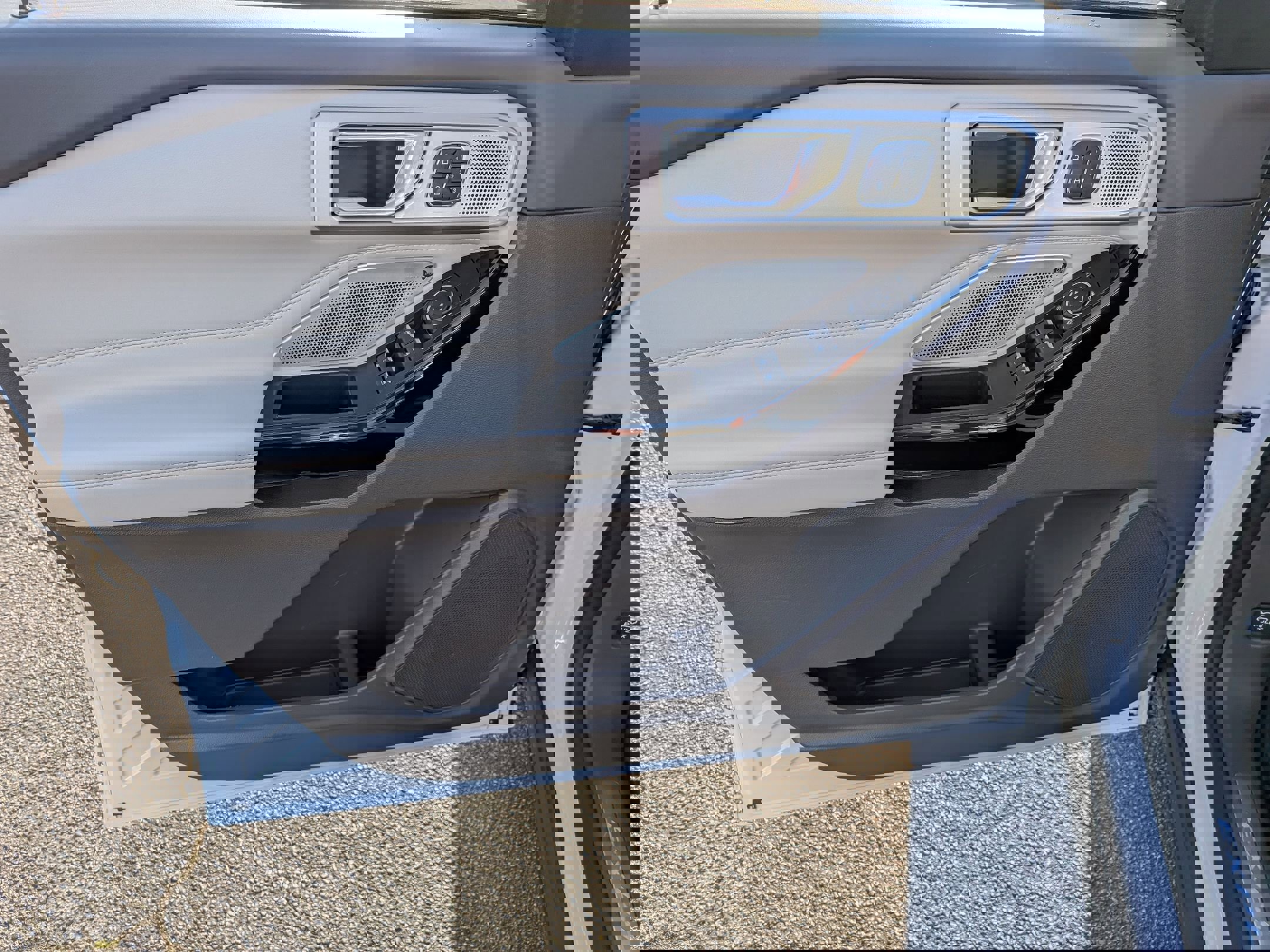 Used 2021 Ford Explorer Platinum w/ Equipment Group 601A image 11