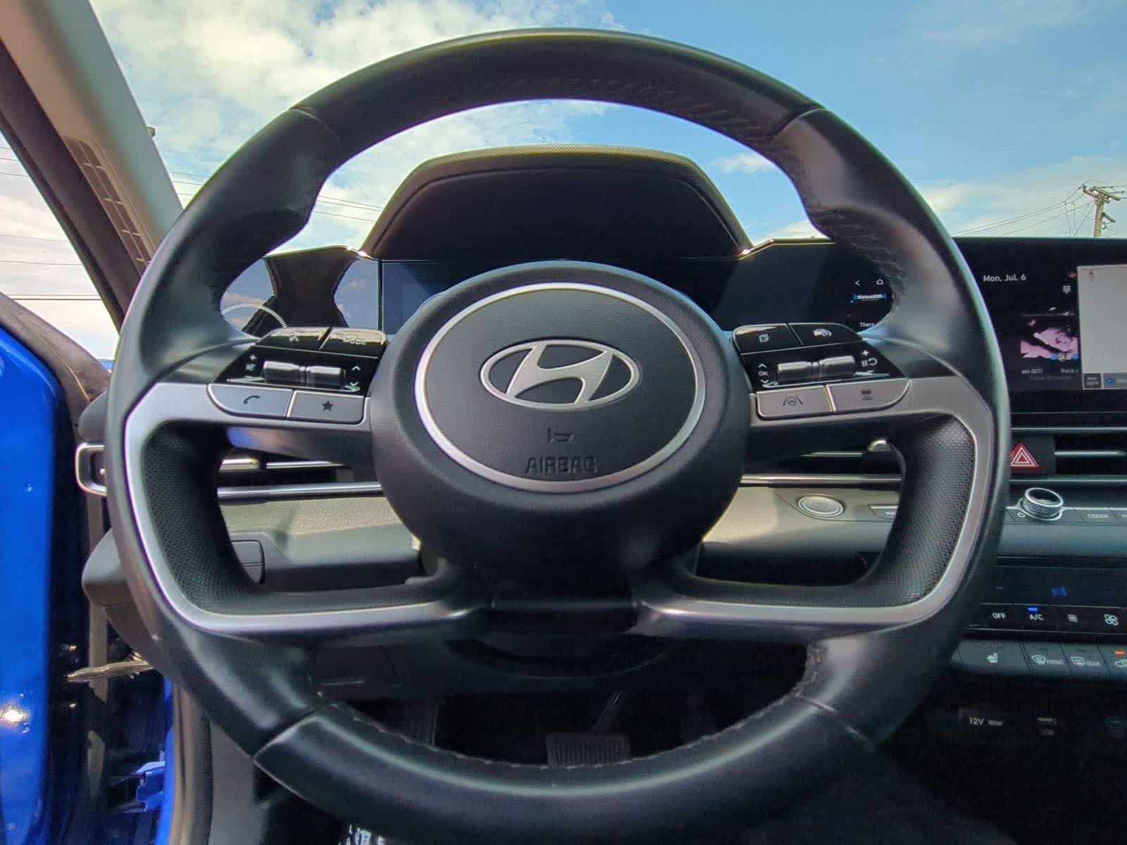 Used 2024 Hyundai Elantra Limited FWD image 23
