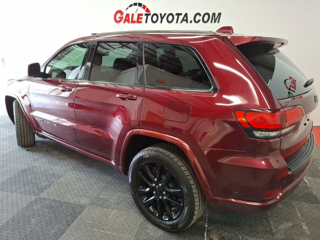 Used 2018 Jeep Grand Cherokee Altitude image 10