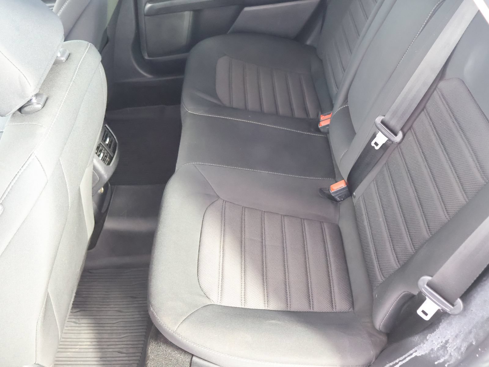 Used 2020 Ford Fusion SE FWD image 41