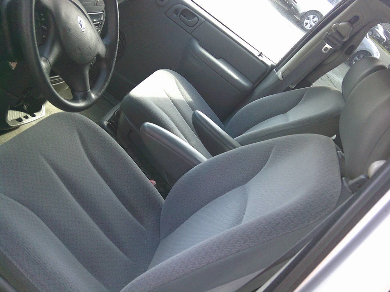 Used 2006 Dodge Caravan SE w/ Popular Equipment Group I image 6