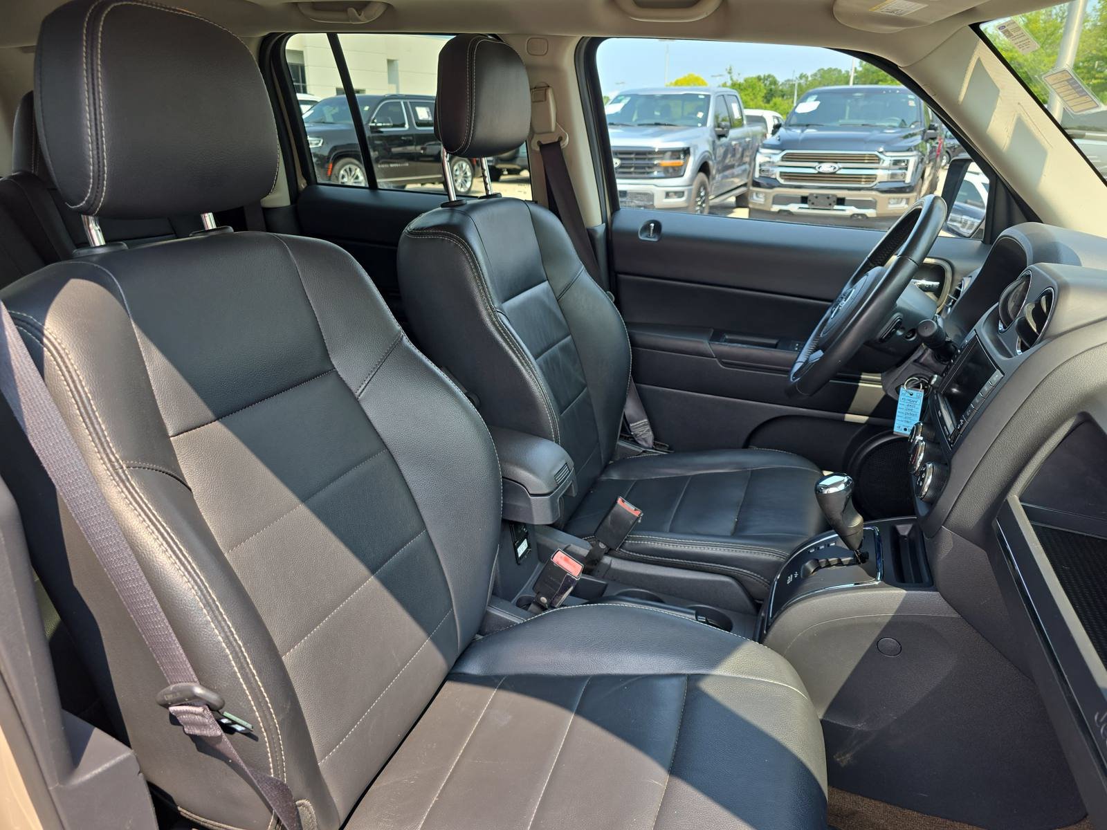 Used 2017 Jeep Patriot High Altitude AWD/4WD image 10