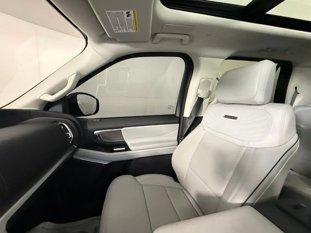 Used 2025 Ford Expedition Platinum w/ Platinum Ultimate Package AWD/4WD image 19