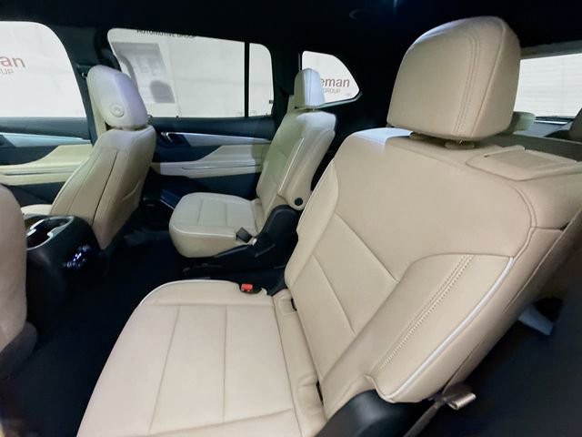 Used 2025 Buick Enclave Preferred image 27