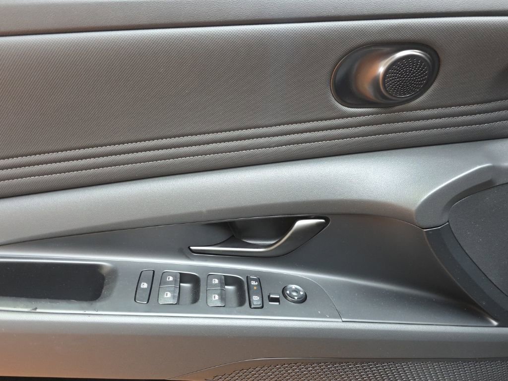 New 2026 Hyundai Elantra SEL Sport FWD image 21