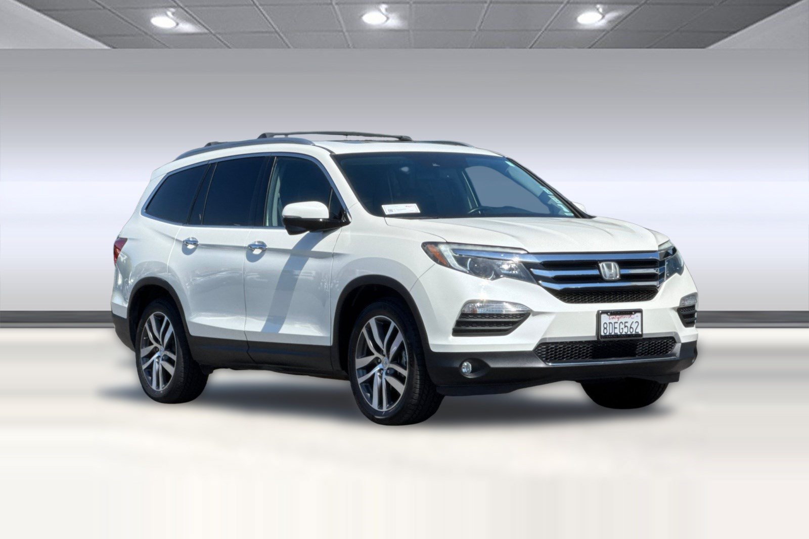 Used 2017 Honda Pilot Touring image 6