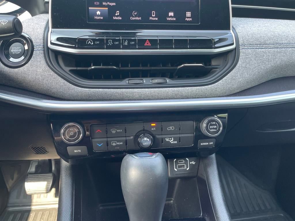 Used 2022 Jeep Compass Latitude image 21