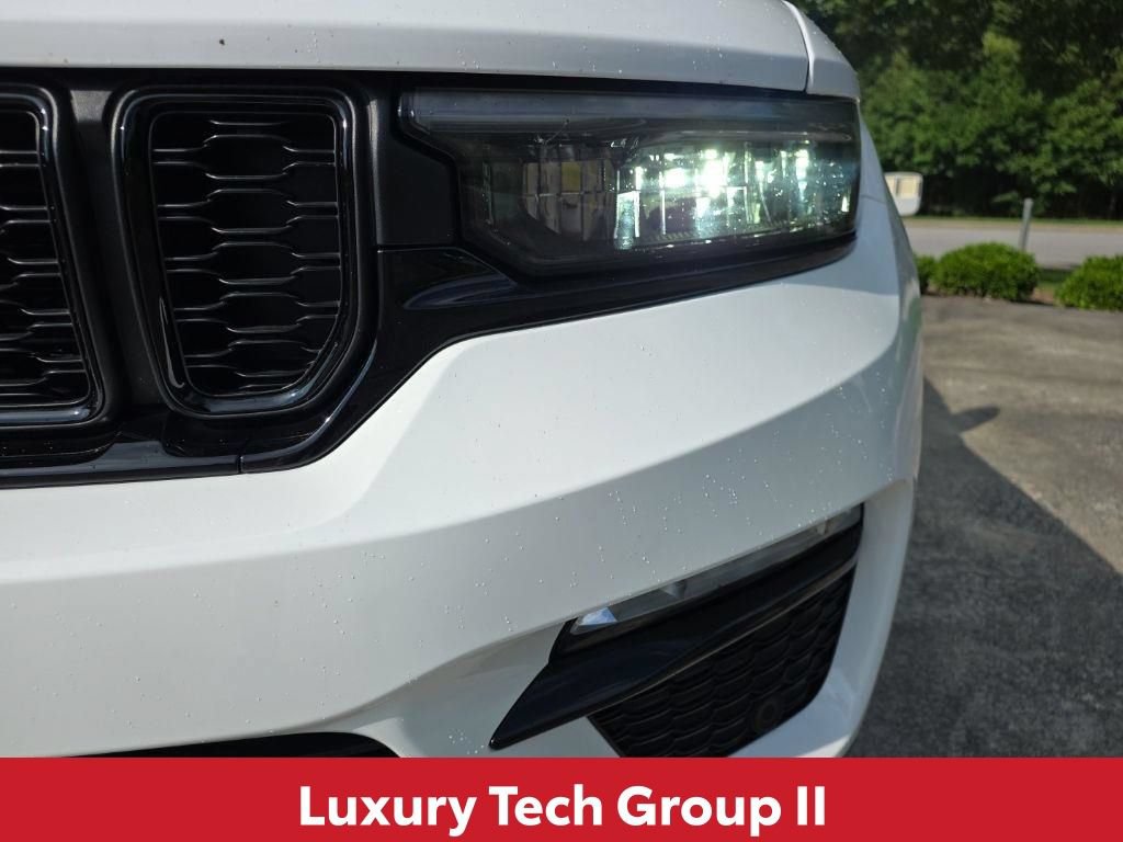 Used 2023 Jeep Grand Cherokee Limited w/ Luxury Tech Group II RWD image 8