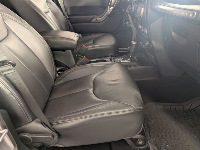 Used 2018 Jeep Wrangler Unlimited Sahara image 28