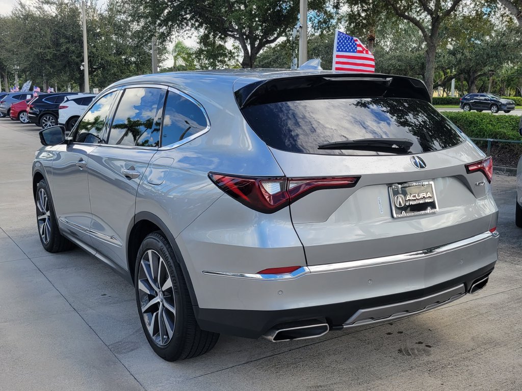 Used 2025 Acura MDX w/ Technology Package FWD image 5