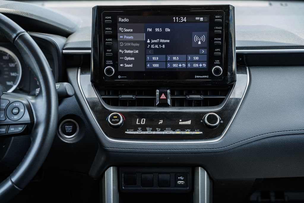 Used 2022 Toyota Corolla Cross LE AWD/4WD image 18