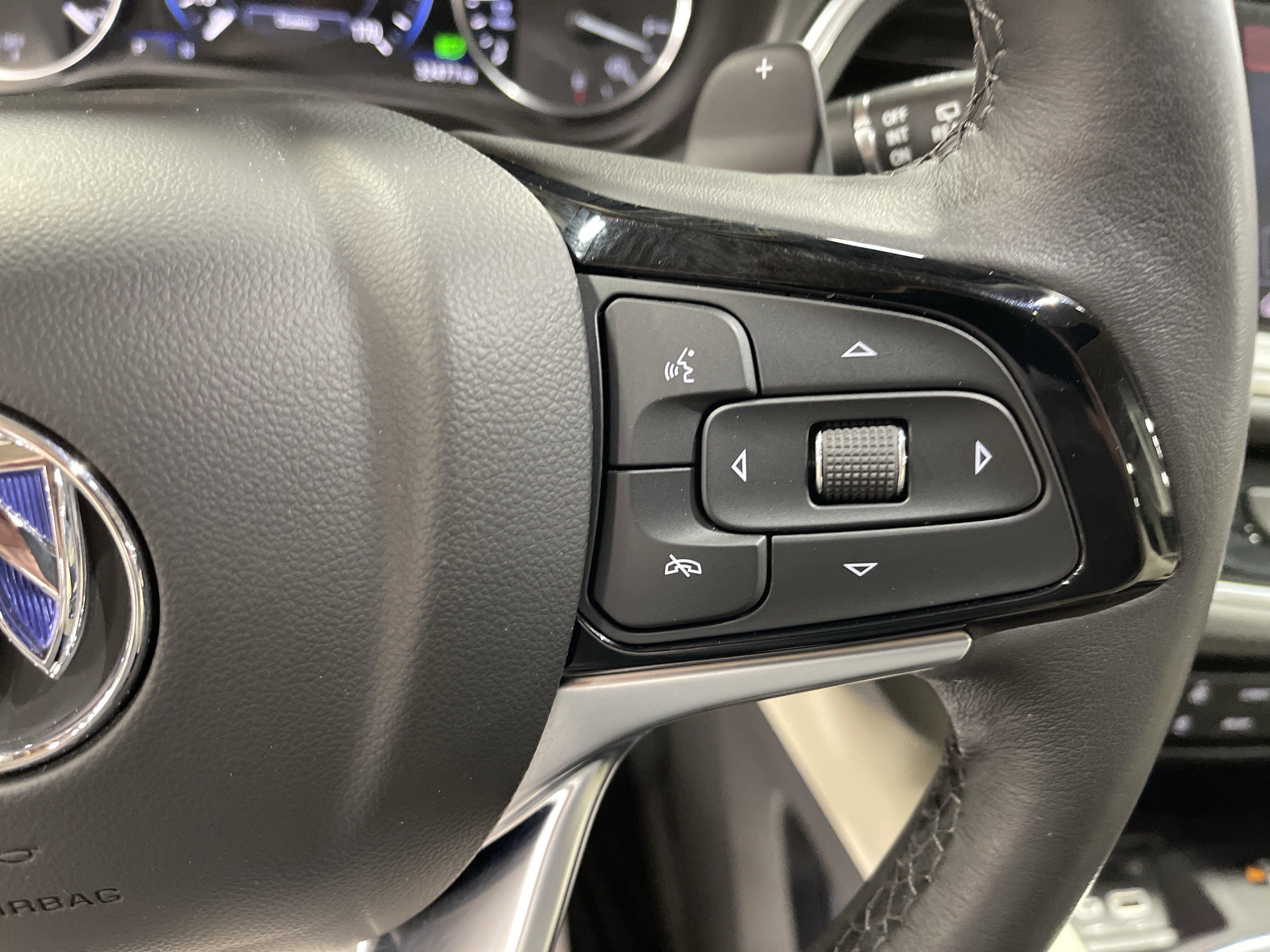 Used 2023 Buick Enclave Premium w/ Experience Buick Package image 21