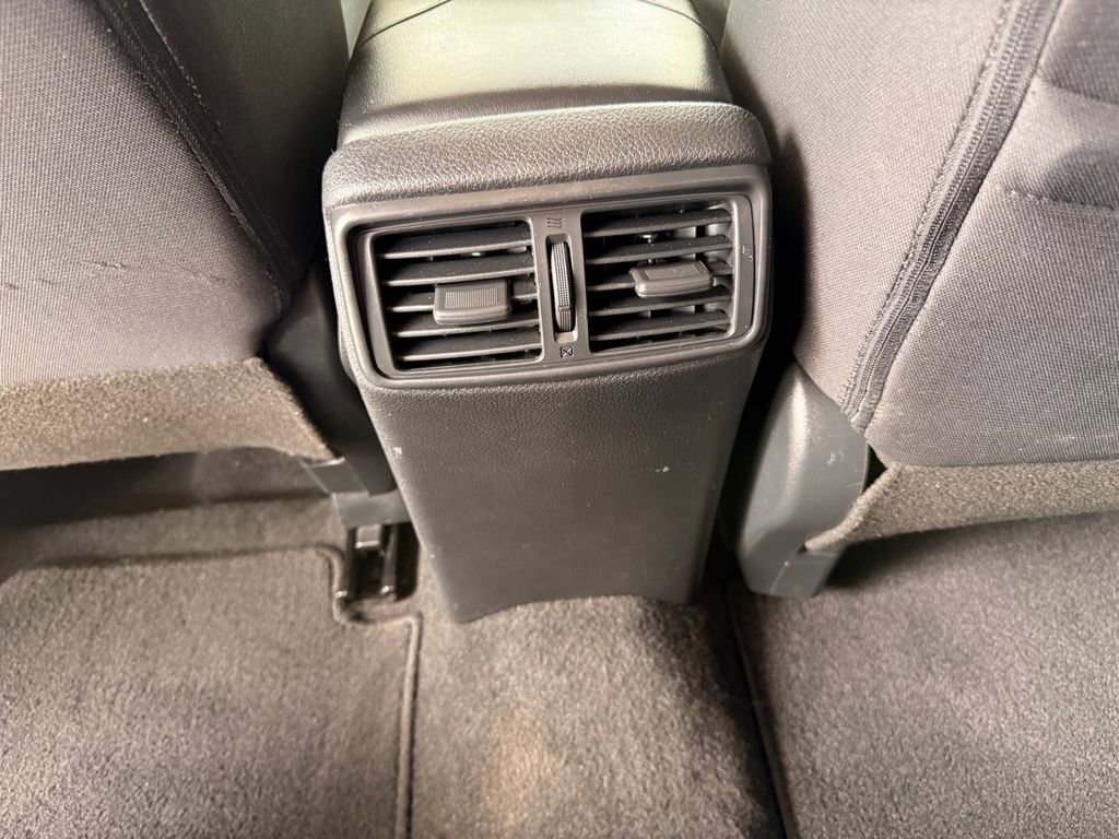 Used 2020 Nissan Rogue S FWD image 28