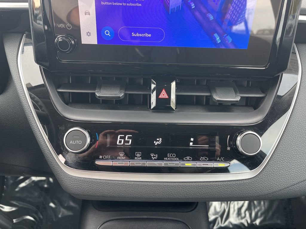 Used 2025 Toyota Corolla LE image 20