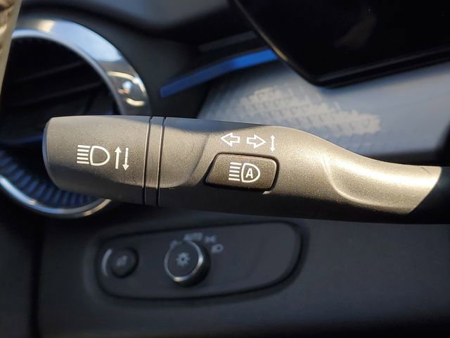 Used 2025 Chevrolet Trax LT w/ LT Convenience Package image 17