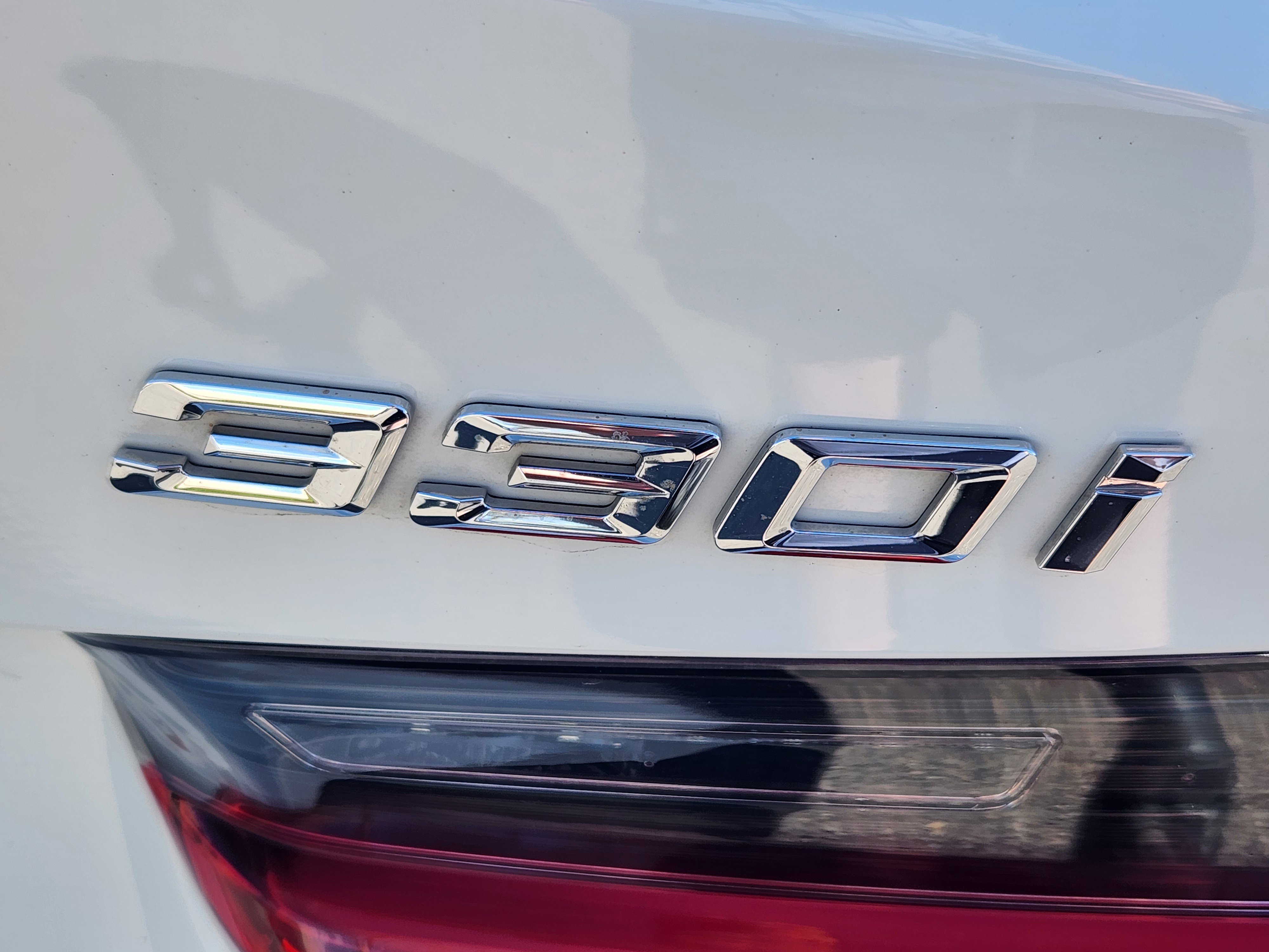 Used 2019 BMW 330i Sedan w/ M Sport Package image 13